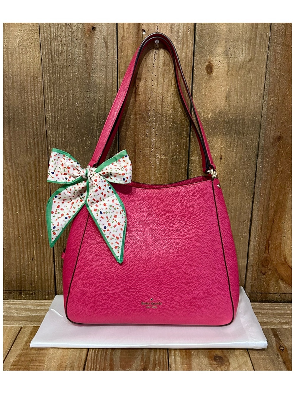 Kate Spade. 5 Piece: Leila Bag & Free Wristlet, Glasses & Case, Scarf & Dust Bag - Picture 8 of 16